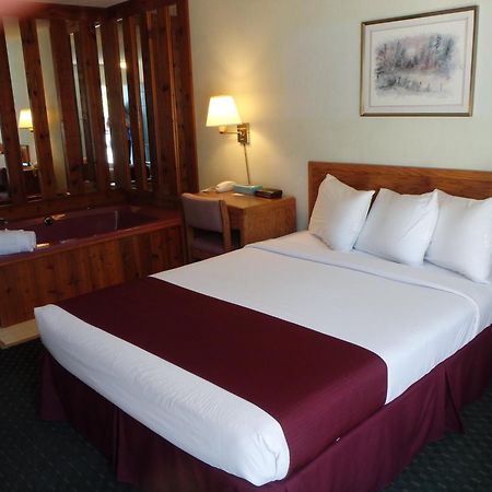 Americas Best Value Inn Saint-Ignace Chambre photo
