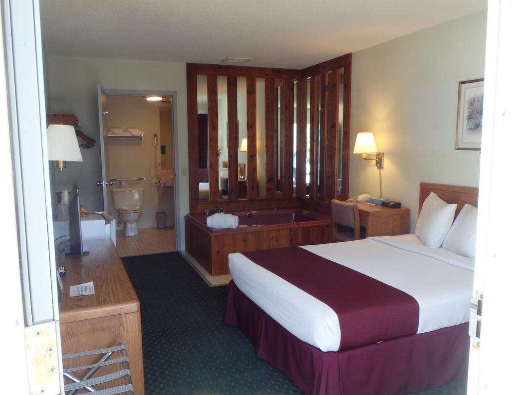 Americas Best Value Inn Saint-Ignace Chambre photo