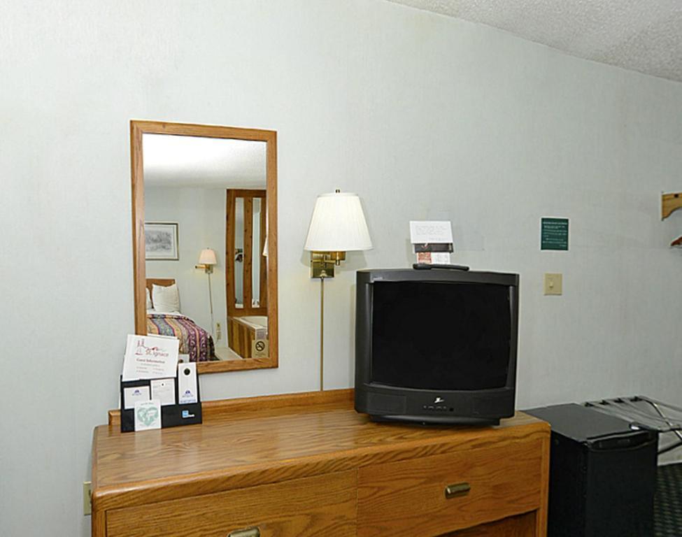 Americas Best Value Inn Saint-Ignace Chambre photo